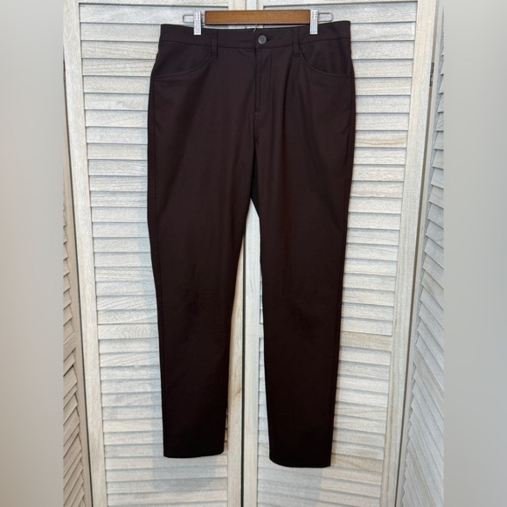 Vuori Everything Chino Men’s Maroon Pants Size 33x31